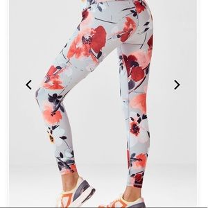 ✨NWT Fabletics Salar Floral Powerhold Leggings